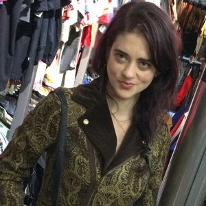 Meet your Posher, Carrie